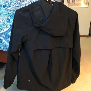 NEW only worn a few times lululemon rain jacket